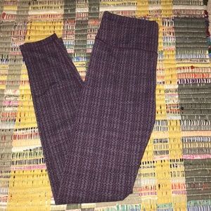 Patterned purple leggings